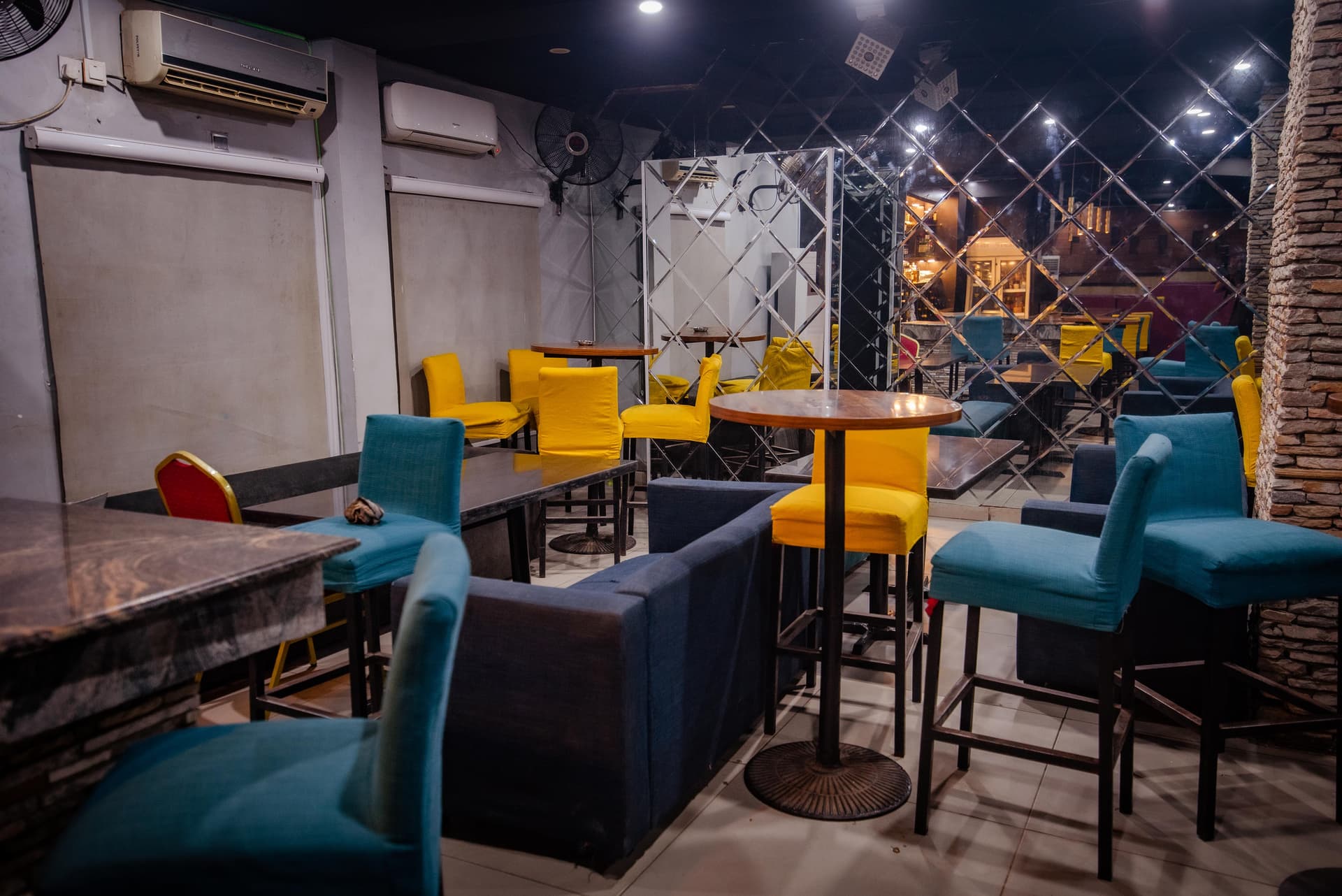 Rooftop Lounge & Pool